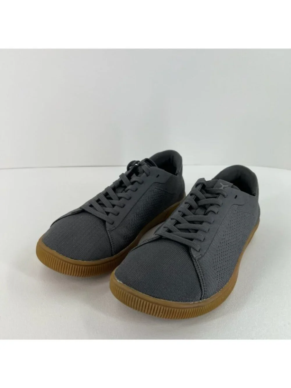 Flux Adapt Knit Trainer Shoes Men Size 9 Gum sole Toe Box Low Top Gray